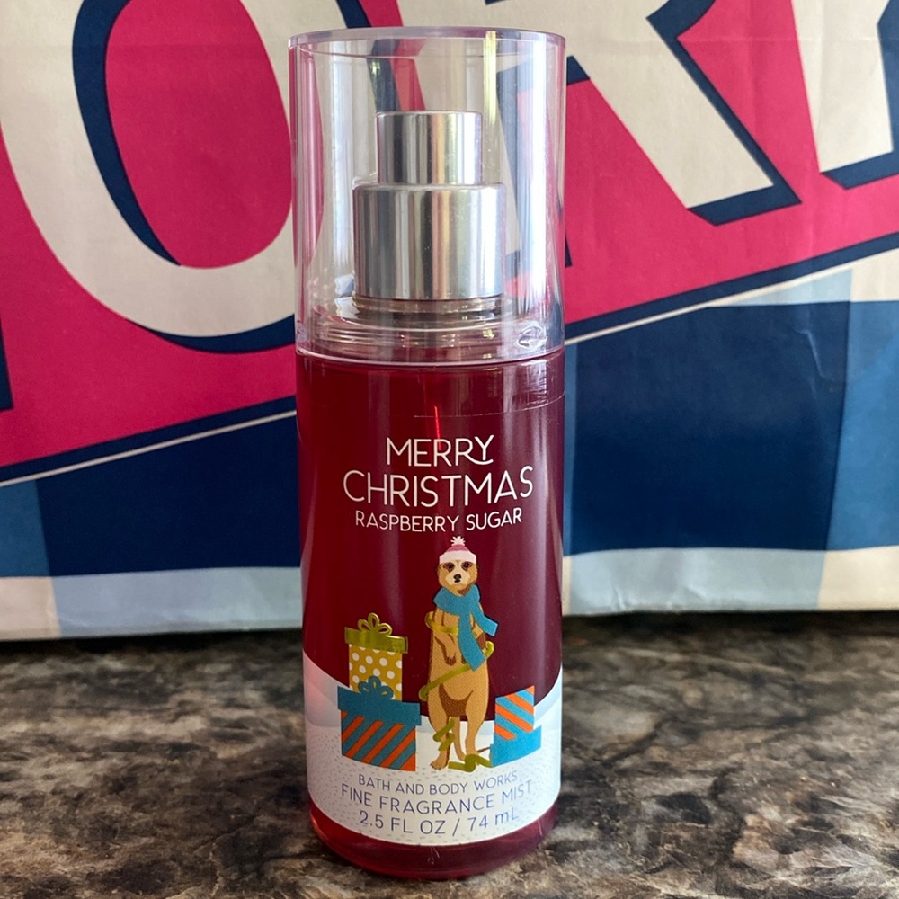 Bath & Body Works Merry Christmas Raspberry Sugar    travel size - Picture 2 of 3